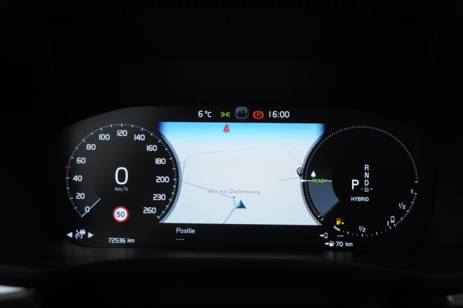 Volvo XC60 T8 390PK Automaat AWD R-Design / Adaptieve koplampen / BLIS /Adaptieve cruise control / Panoramadak / Apple carplay / Parkeersensoren met camera / Elektrische achterklep / Elektrische stoelen met geheugen / Stoel en stuurwielverwarming