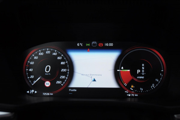 Volvo XC60 T8 390PK Automaat AWD R-Design / Adaptieve koplampen / BLIS /Adaptieve cruise control / Panoramadak / Apple carplay / Parkeersensoren met camera / Elektrische achterklep / Elektrische stoelen met geheugen / Stoel en stuurwielverwarming