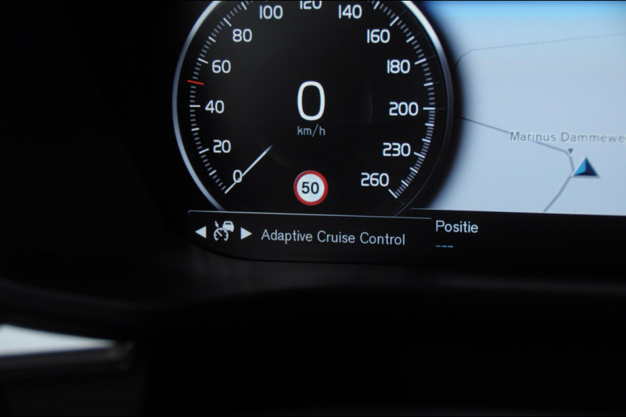 Volvo XC60 T8 390PK Automaat AWD R-Design / Adaptieve koplampen / BLIS /Adaptieve cruise control / Panoramadak / Apple carplay / Parkeersensoren met camera / Elektrische achterklep / Elektrische stoelen met geheugen / Stoel en stuurwielverwarming