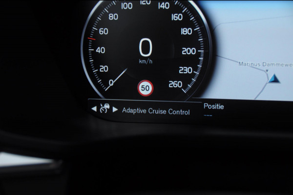 Volvo XC60 T8 390PK Automaat AWD R-Design / Adaptieve koplampen / BLIS /Adaptieve cruise control / Panoramadak / Apple carplay / Parkeersensoren met camera / Elektrische achterklep / Elektrische stoelen met geheugen / Stoel en stuurwielverwarming