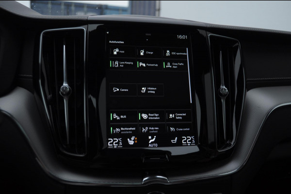 Volvo XC60 T8 390PK Automaat AWD R-Design / Adaptieve koplampen / BLIS /Adaptieve cruise control / Panoramadak / Apple carplay / Parkeersensoren met camera / Elektrische achterklep / Elektrische stoelen met geheugen / Stoel en stuurwielverwarming