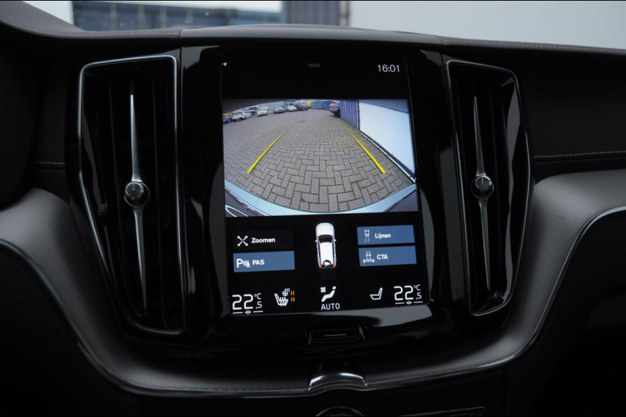 Volvo XC60 T8 390PK Automaat AWD R-Design / Adaptieve koplampen / BLIS /Adaptieve cruise control / Panoramadak / Apple carplay / Parkeersensoren met camera / Elektrische achterklep / Elektrische stoelen met geheugen / Stoel en stuurwielverwarming