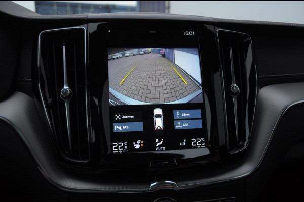 Volvo XC60 T8 390PK Automaat AWD R-Design / Adaptieve koplampen / BLIS /Adaptieve cruise control / Panoramadak / Apple carplay / Parkeersensoren met camera / Elektrische achterklep / Elektrische stoelen met geheugen / Stoel en stuurwielverwarming