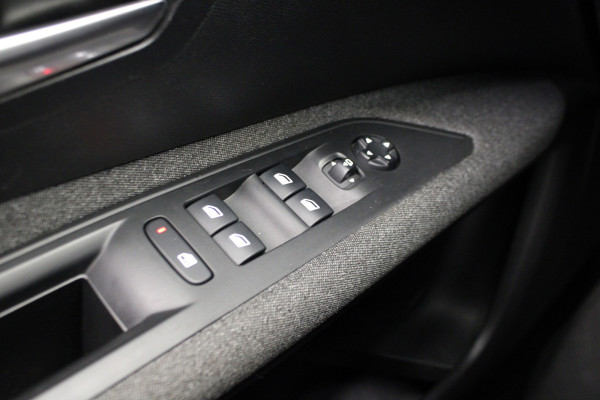 Peugeot 3008 1.2 PureTech Active Pack |Navi|