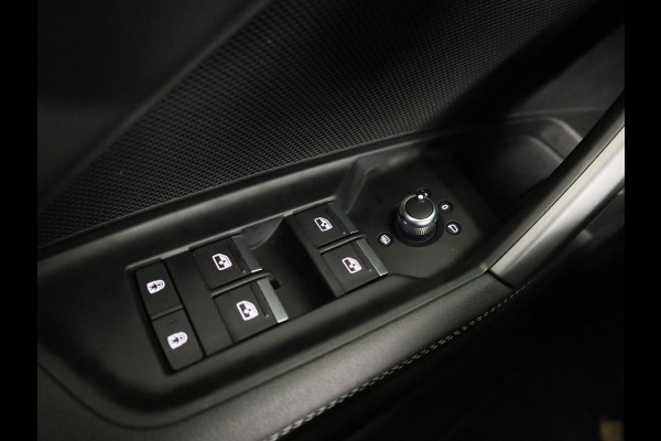 Audi A3 Sportback 40 TFSI e S edition 204pk | Adaptive cruise control | Afgevlakt stuur | Audi sound system
