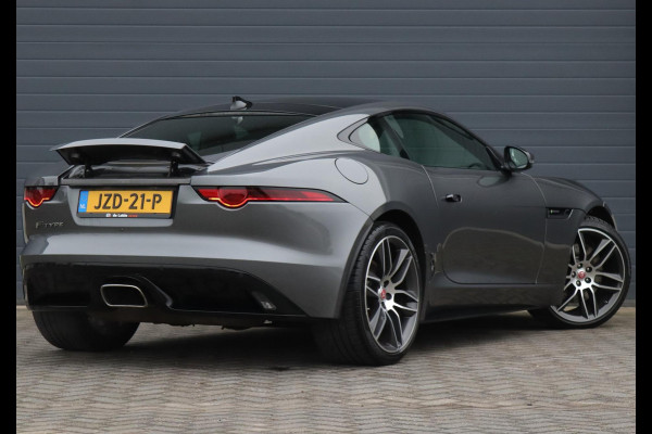 Jaguar F-Type P300 RWD R-Dynamic