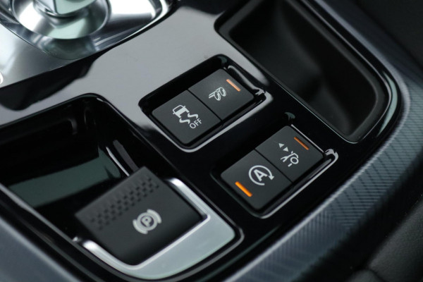 Jaguar F-Type P300 RWD R-Dynamic