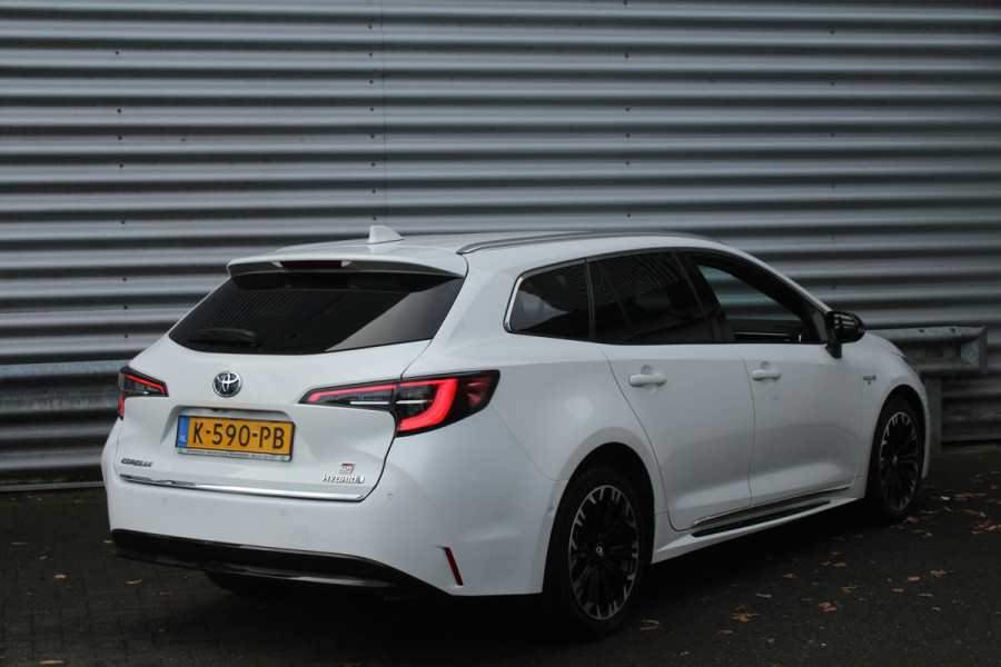 Toyota Corolla Touring Sports 1.8 Hybrid 180pk GR-Sport NL-Auto NAP 1e eigenaar Clima Cruise Carplay Camera 17"LMV