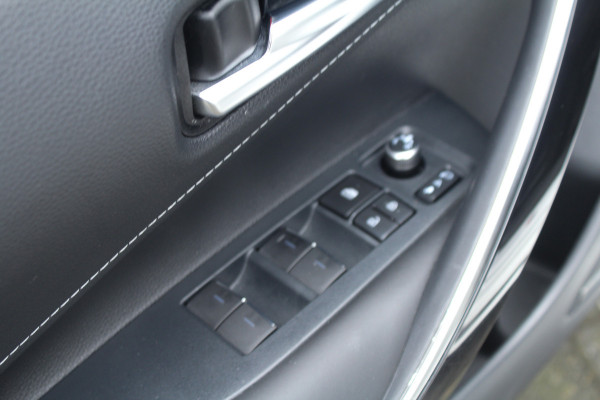 Toyota Corolla Touring Sports 1.8 Hybrid 180pk GR-Sport NL-Auto NAP 1e eigenaar Clima Cruise Carplay Camera 17"LMV