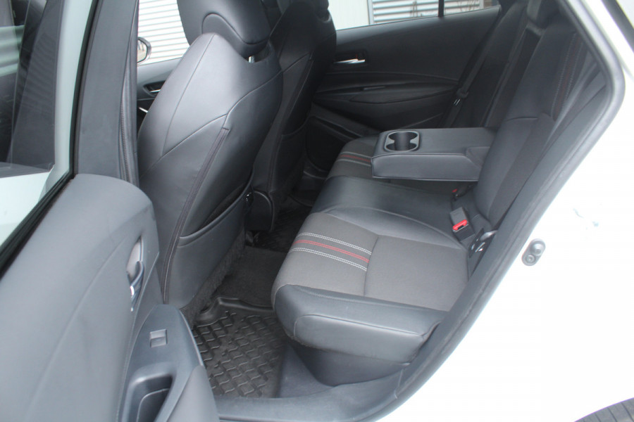Toyota Corolla Touring Sports 1.8 Hybrid 180pk GR-Sport NL-Auto NAP 1e eigenaar Clima Cruise Carplay Camera 17"LMV
