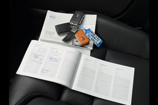 Volvo V60 2.0 T6 Recharge AWD Inscription | Panoramadak | Stoel/Stuurverwarming | Apple carplay | Elek. trekhaak | Sportstoelen | Leder