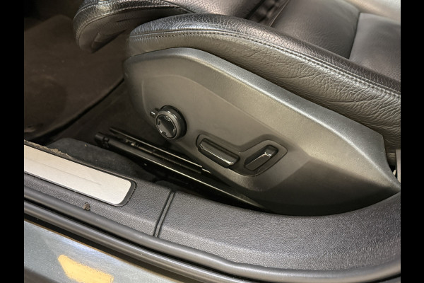 Volvo V60 2.0 T6 Recharge AWD Inscription | Panoramadak | Stoel/Stuurverwarming | Apple carplay | Elek. trekhaak | Sportstoelen | Leder