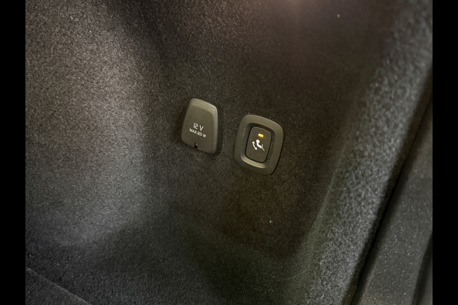 Volvo V60 2.0 T6 Recharge AWD Inscription | Panoramadak | Stoel/Stuurverwarming | Apple carplay | Elek. trekhaak | Sportstoelen | Leder