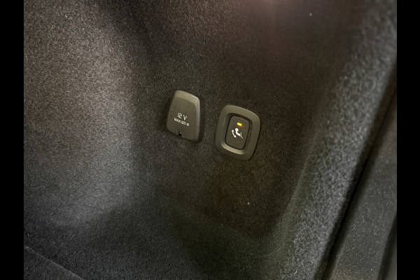 Volvo V60 2.0 T6 Recharge AWD Inscription | Panoramadak | Stoel/Stuurverwarming | Apple carplay | Elek. trekhaak | Sportstoelen | Leder
