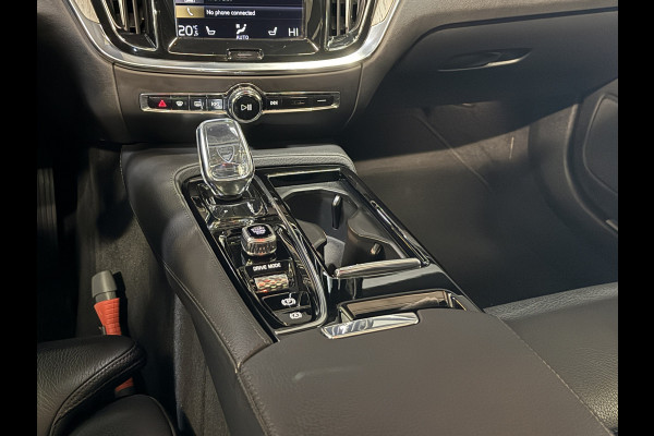 Volvo V60 2.0 T6 Recharge AWD Inscription | Panoramadak | Stoel/Stuurverwarming | Apple carplay | Elek. trekhaak | Sportstoelen | Leder