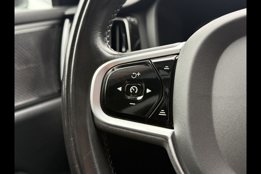 Volvo V60 2.0 T6 Recharge AWD Inscription | Panoramadak | Stoel/Stuurverwarming | Apple carplay | Elek. trekhaak | Sportstoelen | Leder