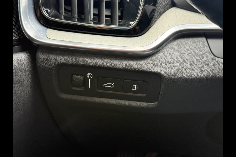 Volvo V60 2.0 T6 Recharge AWD Inscription | Panoramadak | Stoel/Stuurverwarming | Apple carplay | Elek. trekhaak | Sportstoelen | Leder
