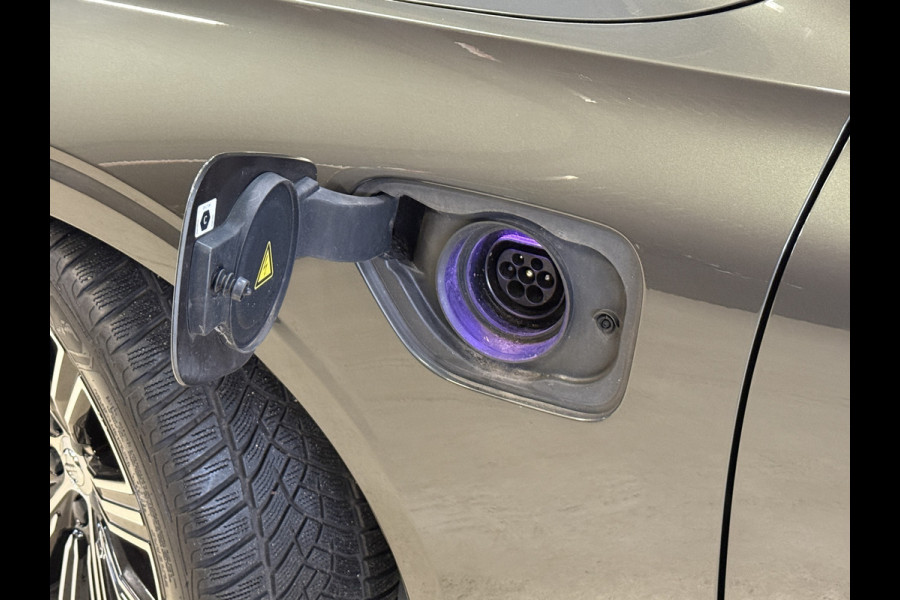 Volvo V60 2.0 T6 Recharge AWD Inscription | Panoramadak | Stoel/Stuurverwarming | Apple carplay | Elek. trekhaak | Sportstoelen | Leder