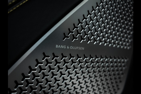 Lamborghini Urus 4.0 V8 S | Urus S | BTW | Akrapovic | Luchtvering | Geel stiksel pakket |