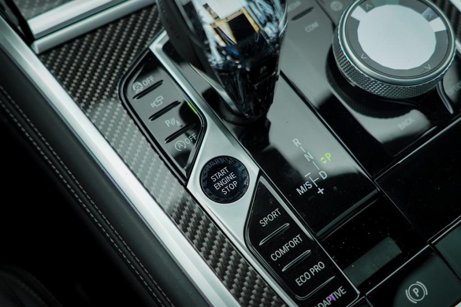 BMW 8 Serie Gran Coupé 840i xDrive High Exe Individual / B&W / Pano / Carbon / M-Stoelen / Adaptive