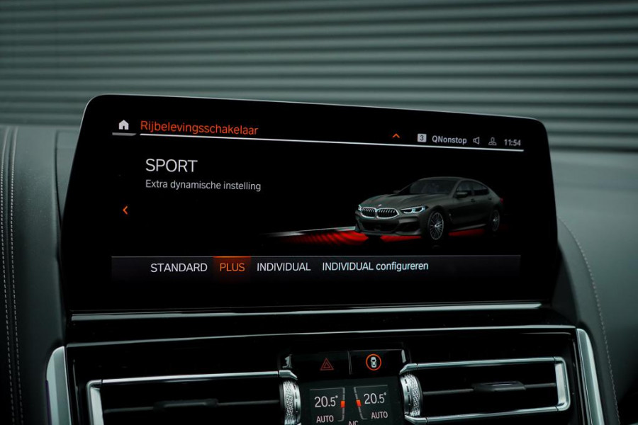 BMW 8 Serie Gran Coupé 840i xDrive High Exe Individual / B&W / Pano / Carbon / M-Stoelen / Adaptive