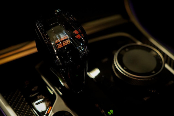 BMW 8 Serie Gran Coupé 840i xDrive High Exe Individual / B&W / Pano / Carbon / M-Stoelen / Adaptive