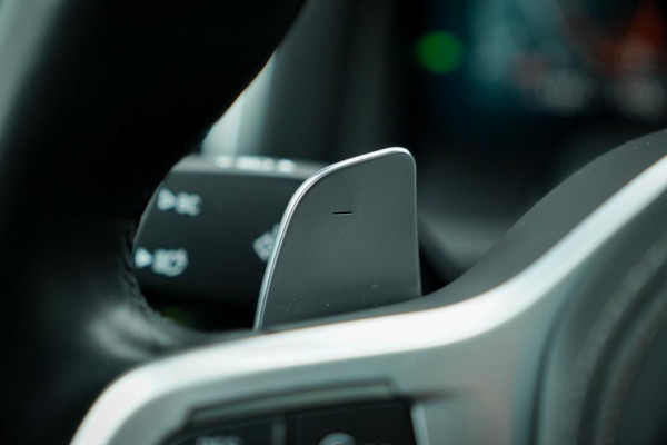 BMW 8 Serie Gran Coupé 840i xDrive High Exe Individual / B&W / Pano / Carbon / M-Stoelen / Adaptive