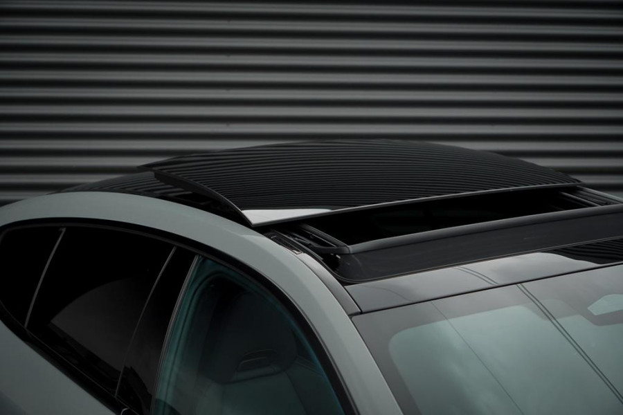 BMW 8 Serie Gran Coupé 840i xDrive High Exe Individual / B&W / Pano / Carbon / M-Stoelen / Adaptive