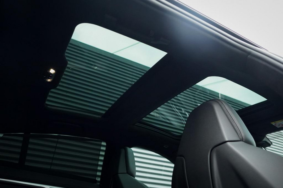 BMW 8 Serie Gran Coupé 840i xDrive High Exe Individual / B&W / Pano / Carbon / M-Stoelen / Adaptive