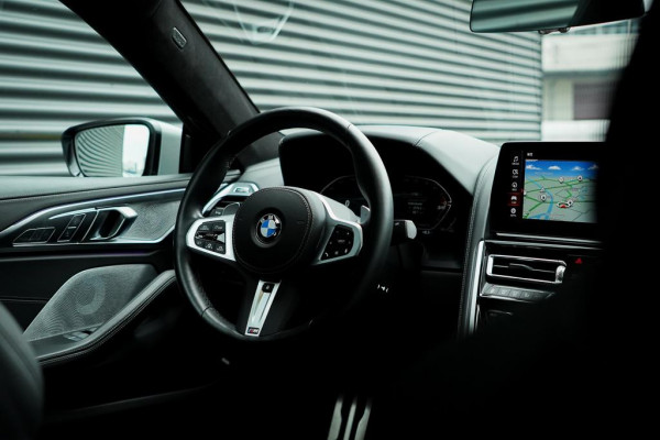 BMW 8 Serie Gran Coupé 840i xDrive High Exe Individual / B&W / Pano / Carbon / M-Stoelen / Adaptive