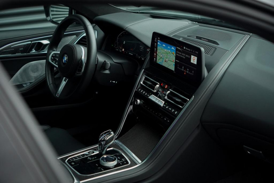 BMW 8 Serie Gran Coupé 840i xDrive High Exe Individual / B&W / Pano / Carbon / M-Stoelen / Adaptive
