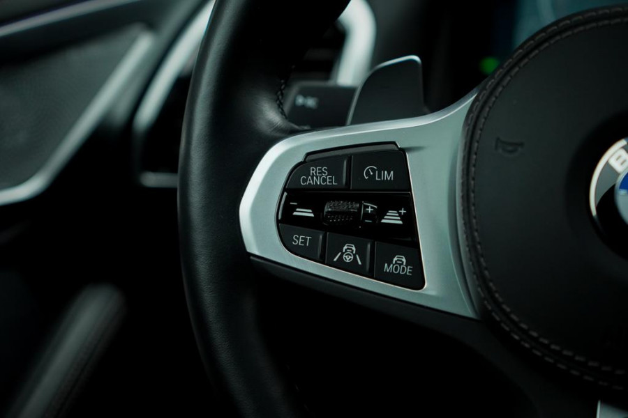 BMW 8 Serie Gran Coupé 840i xDrive High Exe Individual / B&W / Pano / Carbon / M-Stoelen / Adaptive