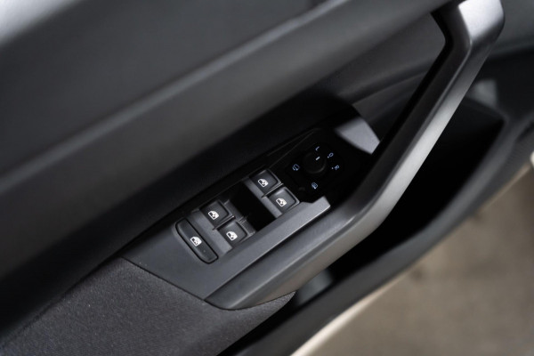 Volkswagen Polo 1.0 TSI Life Business