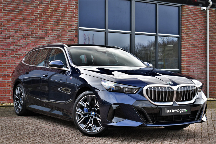 BMW i5 Touring eDrive40 M-Sport Pano Adp-demping B&W Comfzetel+Vent 20inch