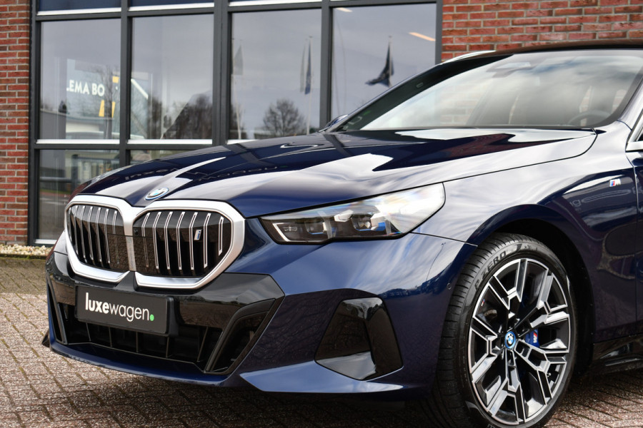 BMW i5 Touring eDrive40 M-Sport Pano Adp-demping B&W Comfzetel+Vent 20inch
