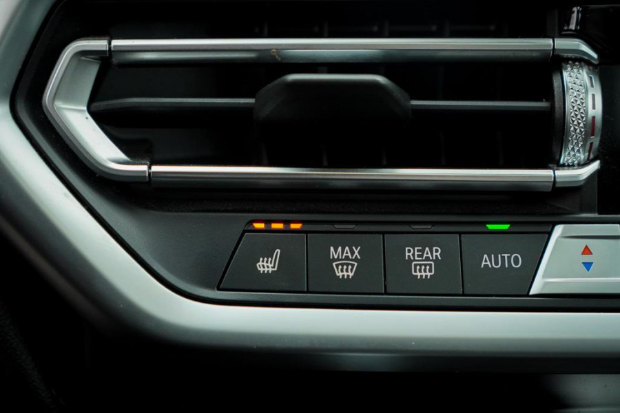 BMW X3 xDrive30e LCI / Pano / Elek Trekhaak / Facelift / HUD / Incl BTW