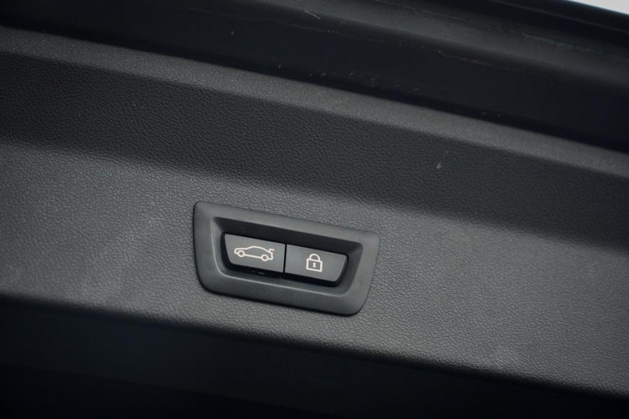 BMW X3 xDrive30e LCI / Pano / Elek Trekhaak / Facelift / HUD / Incl BTW