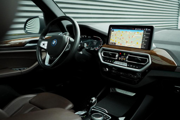 BMW X3 xDrive30e LCI / Pano / Elek Trekhaak / Facelift / HUD / Incl BTW