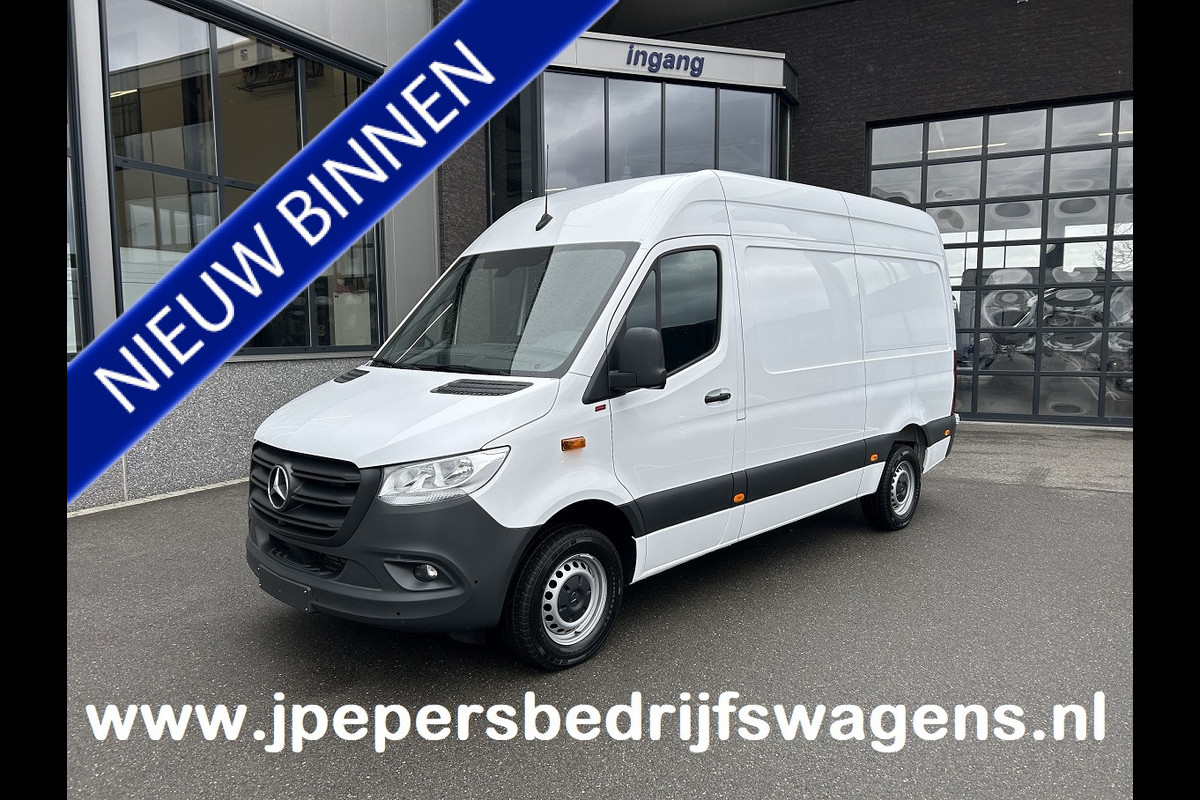 Mercedes-Benz Sprinter 317 CDI L2 H2 Automaat / 360 Camera / MBUX / Navigatie / Cruise control / Airco / 270 Graden achterdeuren