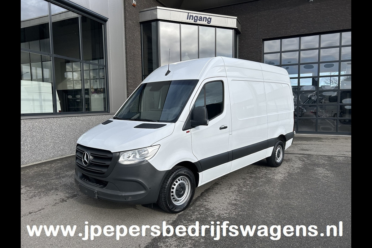 Mercedes-Benz Sprinter 317 CDI L2 H2 MBUX / Trekhaak / Camera / Parkeersensoren / Navigatie / Airco / 270 Graden achterdeuren