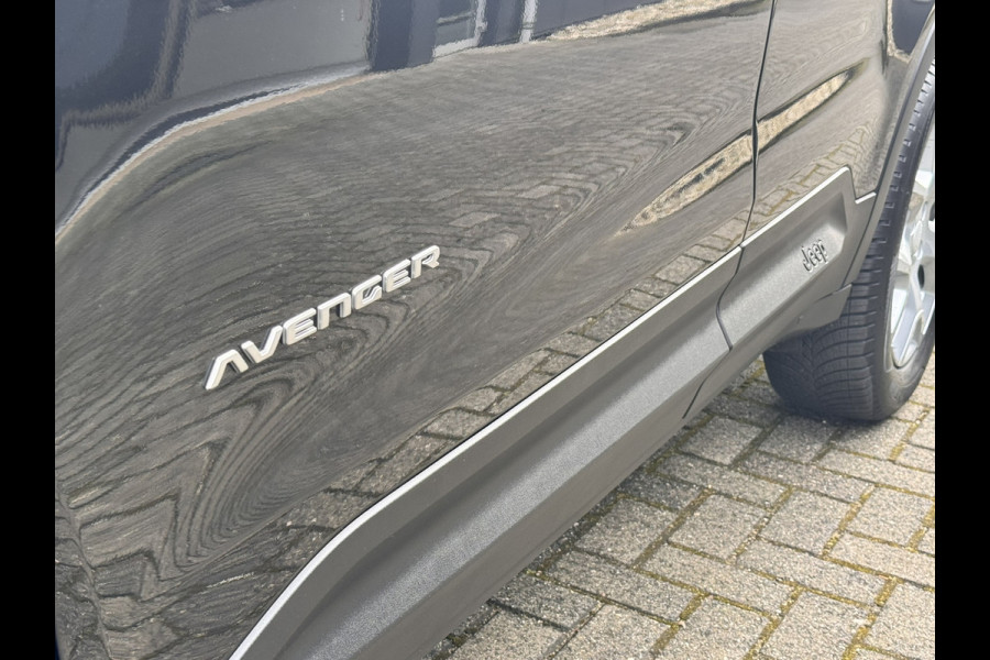 Jeep Avenger 1.2 Altitude | Winterpakket | Camera | Apple/Android CarPlay | Electrische achterklep | Cruise control | Navigatie