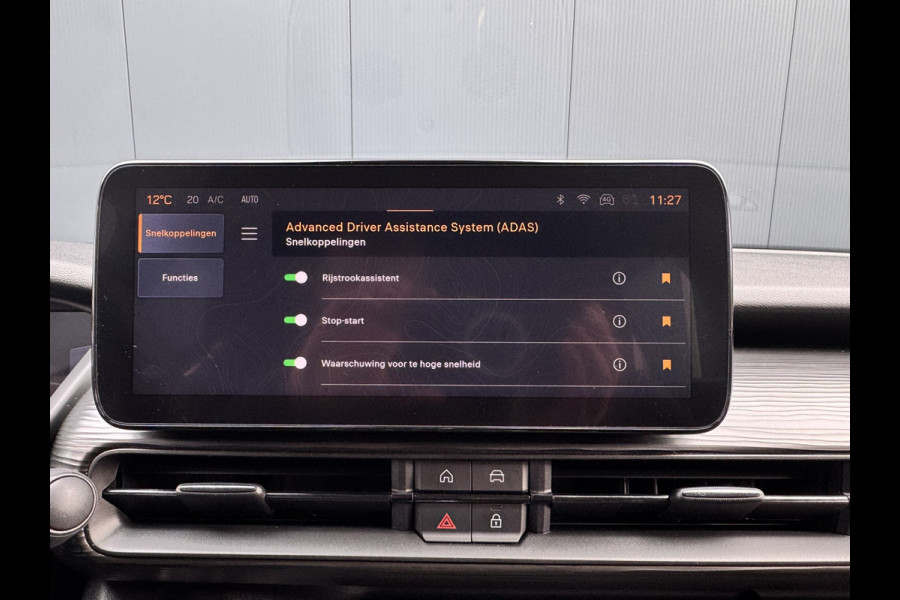 Jeep Avenger 1.2 Altitude | Winterpakket | Camera | Apple/Android CarPlay | Electrische achterklep | Cruise control | Navigatie