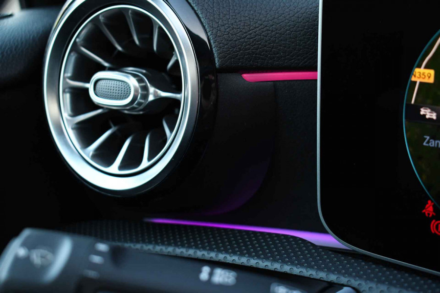 Mercedes-Benz A-Klasse 250e AMG Line Pano Burmester El-zetels