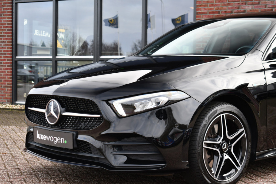 Mercedes-Benz A-Klasse 250e AMG Line Pano Burmester El-zetels