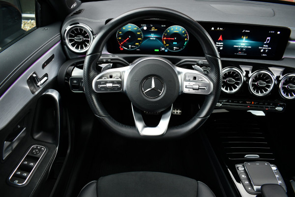 Mercedes-Benz A-Klasse 250e AMG Line Pano Burmester El-zetels