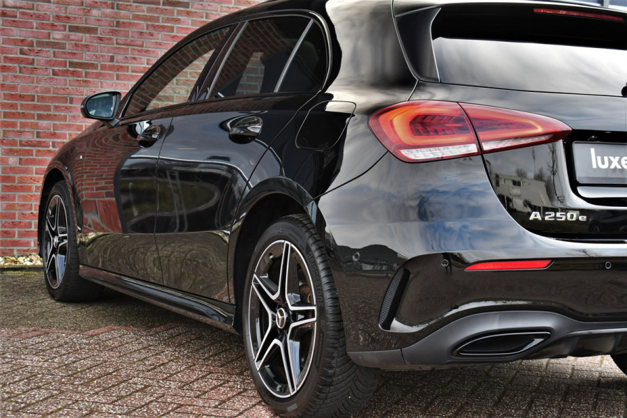 Mercedes-Benz A-Klasse 250e AMG Line Pano Burmester El-zetels