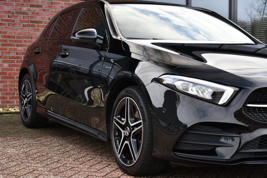 Mercedes-Benz A-Klasse 250e AMG Line Pano Burmester El-zetels