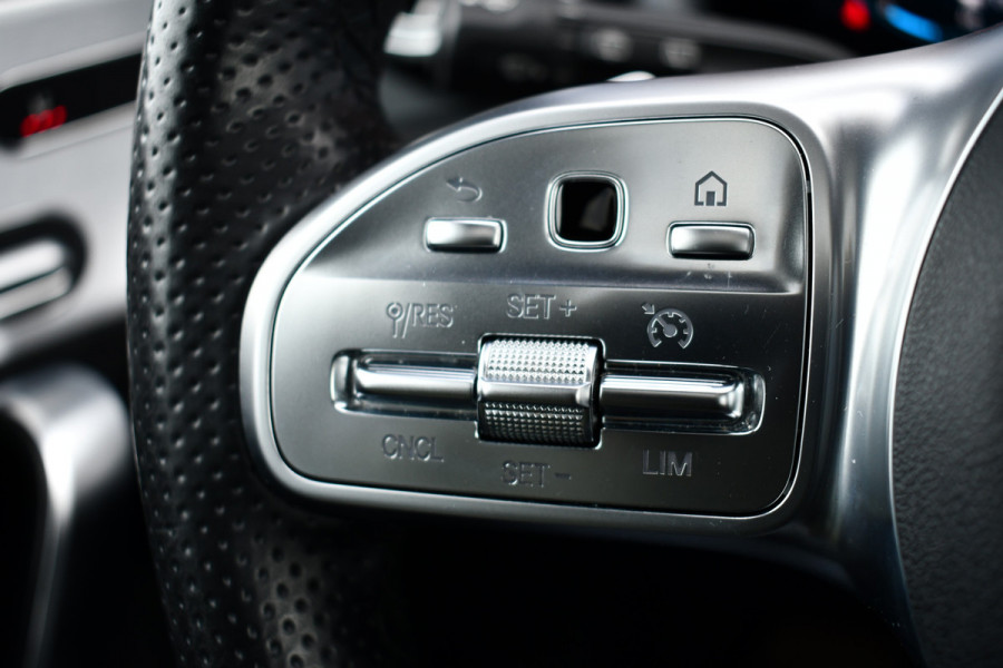 Mercedes-Benz A-Klasse 250e AMG Line Pano Burmester El-zetels