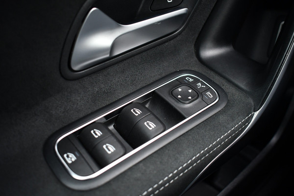 Mercedes-Benz A-Klasse 250e AMG Line Pano Burmester El-zetels