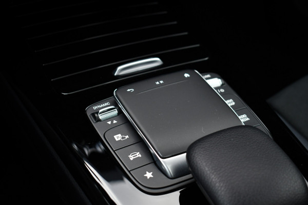 Mercedes-Benz A-Klasse 250e AMG Line Pano Burmester El-zetels